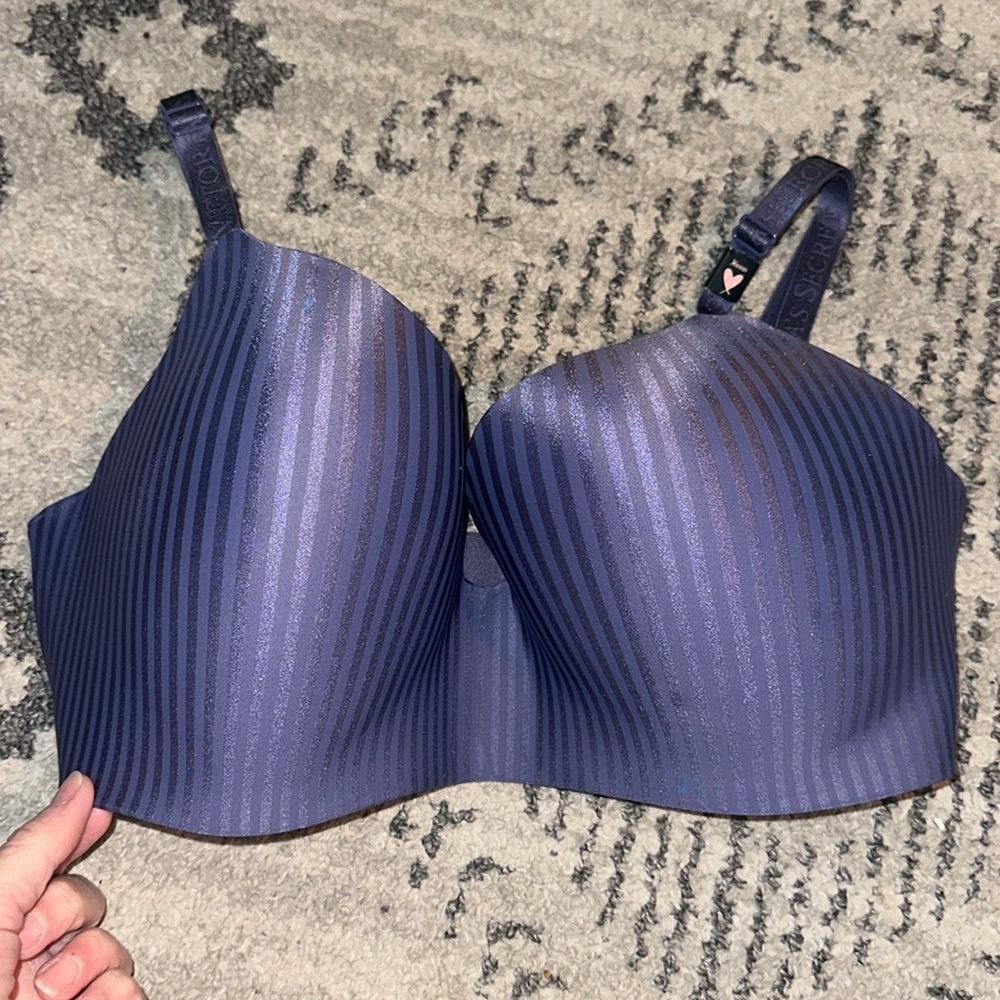 Victoria’s Secret‎ t-shirt lightly lined wireless cup bra 36DDD NWT